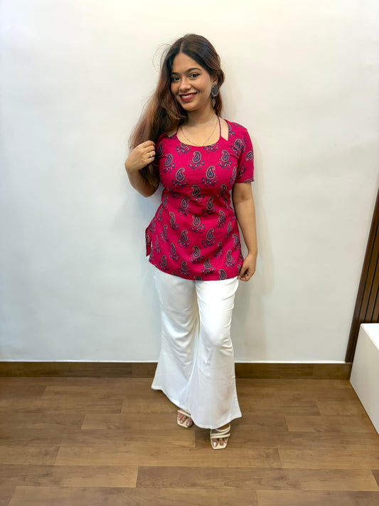 Nazakat Kurti