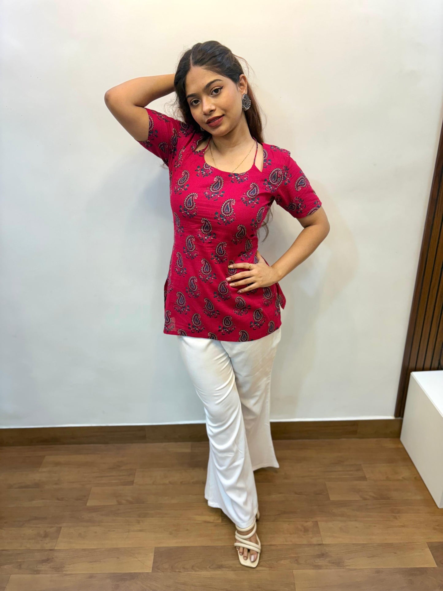 Nazakat Kurti