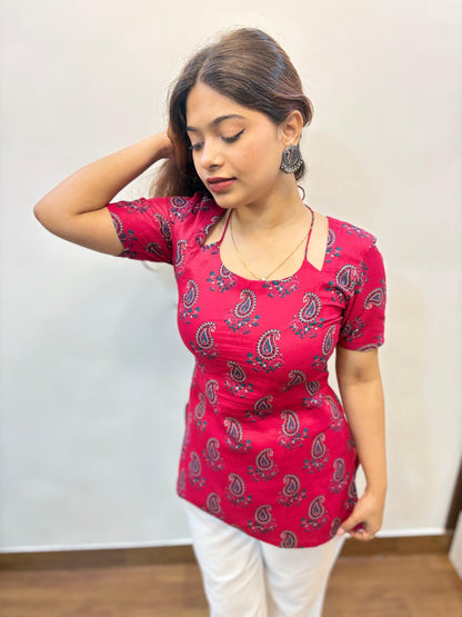 Nazakat Kurti